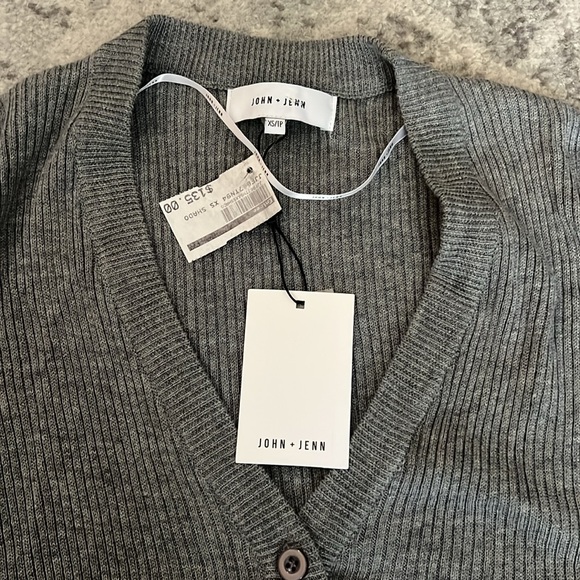 super soft grey cardigan size xs with crossed ribbon on sides - Picture 4 of 6